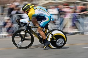 lance-armstrong-timetrial_460x460